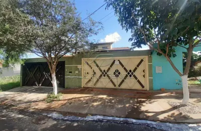 Casa com 3 quartos à venda na Rua Kazuo Nishiyama, 126, Portal de Versalhes 1, Londrina