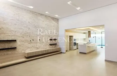 Casa terrea nova no Cond. Royal Forest | Nunca habitada | 4 quartos  | Piscina