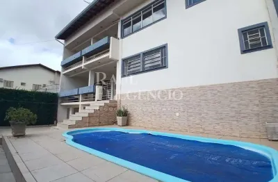 Casa com 5 quartos para alugar na Rua São Caetano do Sul, 67, Champagnat, Londrina