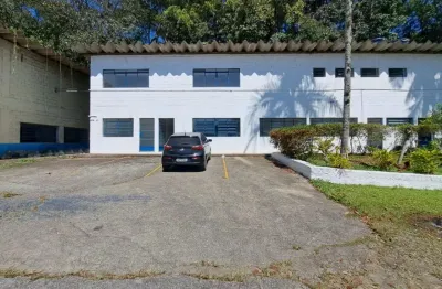 Barracão / Galpão / Depósito com 8 salas para alugar no Mombaça, Itapecerica da Serra 