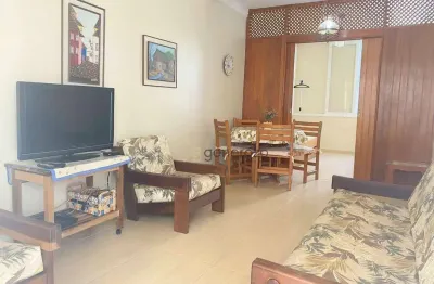 Apartamento na praia de pitangueiras, 02 dormitórios, 01 vaga, 01 quadra da praia