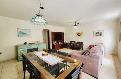 Apartamento a venda na praia das astúrias, 02 dormitórios, 01 vaga de garagem, próximo da praia