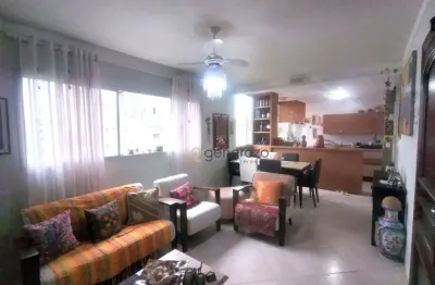 Apartamento á venda na praia das pitangueiras, com 02 dormitórios e pequena vista para o mar.