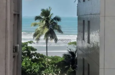 Apartamento á venda na praia das pitangueiras, 03 dormitórios, 01 vaga de garagem. na quadra da praia.