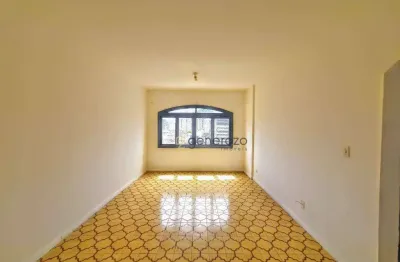 Apartamento á venda na praia das pitangueiras, 02 dormitórios,01 vaga de garagem.