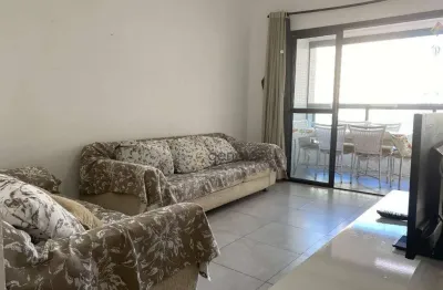 Apartamento á venda na praia das pitangueiras, 02 dormitórios, 02 vagas de garagem, 01 quadra da praia.