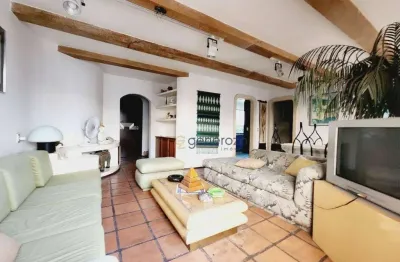 Apartamento a venda na praia das pitangueiras, 03 dormitórios, com sacada e 01 vaga de garagem