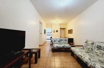 Apartamento á venda na praia das pitangueiras, 03 dormitórios, 02 vagas de garagem, lazer.