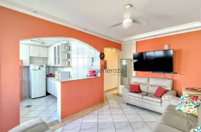 Apartamento á venda na praia das pitangueiras, 02 dormitórios, 01 vaga de garagem, na quadra da praia.