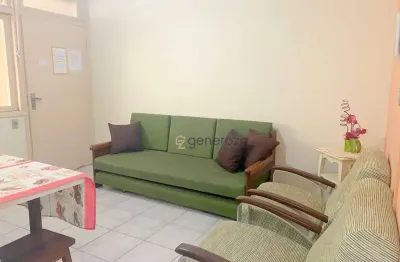 Apartamento na praia das pitangueiras, 02 dormitórios, 01 vaga, 01 quadra da praia