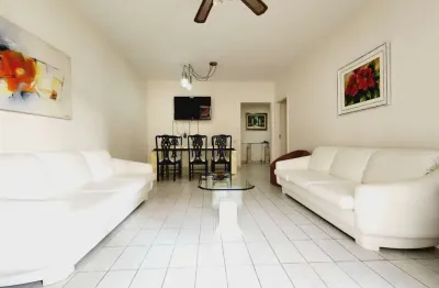 Apartamento a venda na praia das pitangueiras, 03 dormitórios,com sacada e 01 vaga de garagem