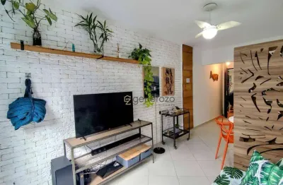 Apartamento à venda na praia do tombo, 01 dormitório, 01 vaga de garagem, na quadra da praia.