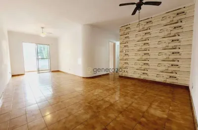 Apartamento a venda na praia das astúrias, 03 dormitórios, com sacada e garagem