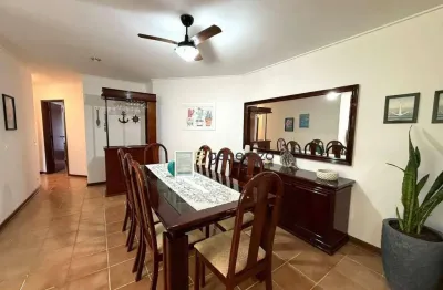 Apartamento a venda na praia da enseada, 03 dormitórios, com sacada e garagem