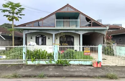 Casa com 3 quartos à venda na Av. Alm. Jaceguay, 2775, Costa e Silva, Joinville