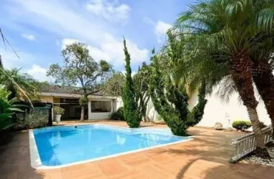 Casa térrea com piscina e gourmet na vila petrópolis  atibaia