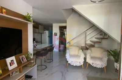 Vendo triplex em condomínio fechado, no loteamento praia do sul com 120m²