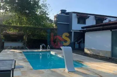 Excelente casa com jardim e piscina, na praia do jóia do atlântico em ilhéus bahia