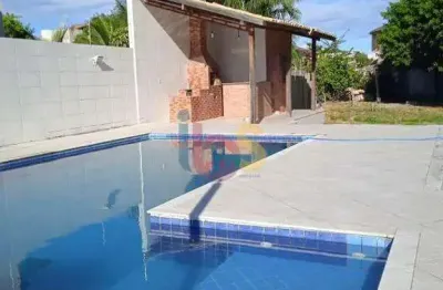 Casa com quintal e piscina próximo da praia de coroa vermelha