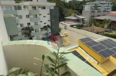 Cobertura em condomínio fechado com excelente localização com 2/4