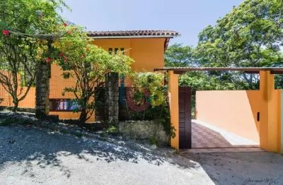 Casa individual no centro de porto seguro e próximo da avenida mucugê