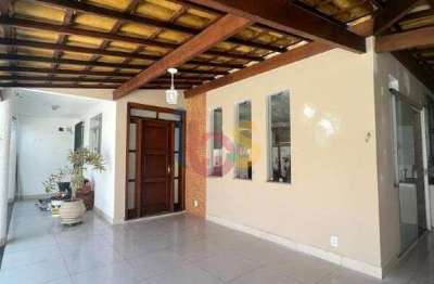 Casa com 4 quartos para alugar na Rua Das Bromélias, São Francisco, Ilhéus