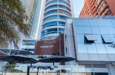 Apartamento 3 dormitórios, sendo 1 suíte, 2 vagas no centro de balneário camboriú