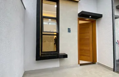 Casa Geminada Pé direito alto excelente oportunidade pronta