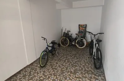 Apartamento 2 quartos, garagem fechada, 2º andar, 1 vaga fechada , bairro: campo grande, santos/sp