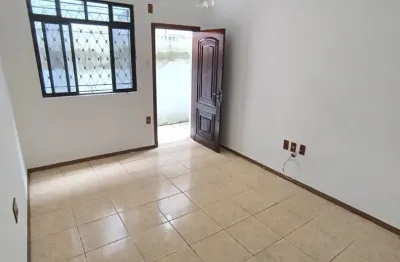Apartamento térreo  fundos, 2 quartos, garagem coletiva, bairro: aparecida, cidade: santos/s