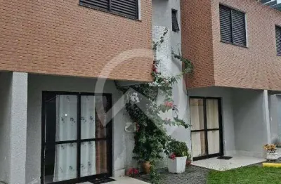 Sobrado em condominio fechado a venda com 3 quartos no em caioba/matinhos.