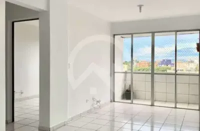 Excelente localizacao, apartamento com 02 dormitorios no portao