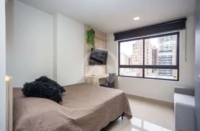 Kitnet / Stúdio para alugar na Avenida Visconde de Guarapuava, 3070, Centro, Curitiba