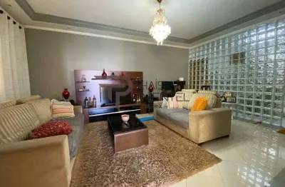 Ampla casa assobradada à venda em bairro nobre – city bussocaba