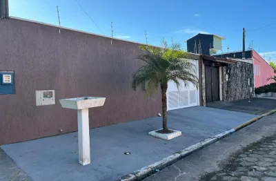 Casa em itanhaém, bairro balneário gaivotas, à 3 quadras da praia!