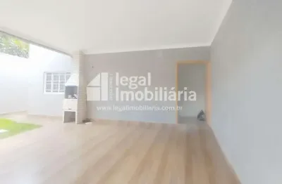 Casa nova, 3 dormitórios, suíte, churrasqueira e quintal com jabuticabeira