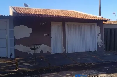 Casa espaçosa e bem localizada no Jardim Diva Tarlá de Carvalho – Ribeirão Preto