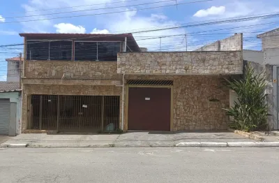 Ampla casa a venda - com terreno nos fundos de frente para outra rua - oportunidade