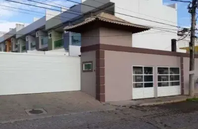 Casa de condomínio para aluguel possui 110 metros quadrados com 3 quartos