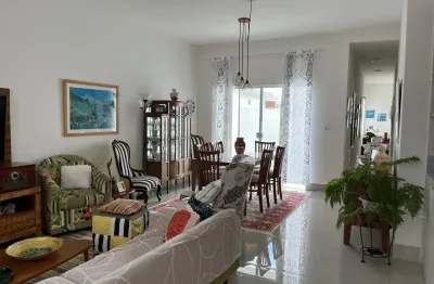 Casa em condomínio fechado com 3 quartos à venda na Avenida Ricardo Muylaert Salgado, 901, Lagoa, Macaé