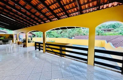 Casa à venda na Rua Alfredo Wagner, Petrópolis, Joinville