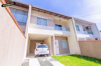 Sobrado amplo com 1 suíte mais 2 quartos à venda em joinville/sc