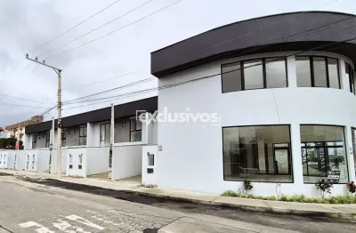 Lindo sobrado com 2 suítes à venda no costa e silva  por r$ 450.000,00*