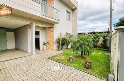 Charmoso sobrado com1 suíte mais 2 quartos, piscina e 2 vagas de garagem à venda  na vila nova de joinville, por r$ 680.000,00