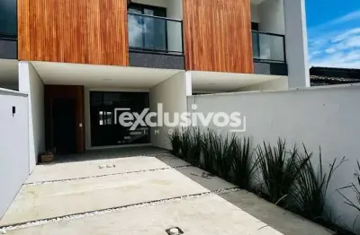 Sobrado geminado com 1 suíte mais 2 dormitórios à venda no bairro iririú