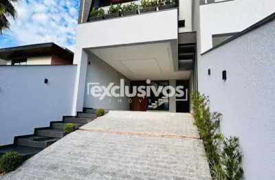 Sobrado geminado alto padrão com 3 amplas suítes à venda no bairro glória