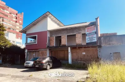 Imóvel comercial em terreno plano de 800 m² no bairro anita garibaldi