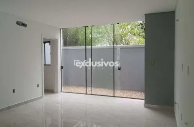 Sobrado a venda com 2 suítes no bairro bom retiro em joinville - sc