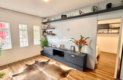 Casa a venda no bairro Glória com 1 suíte mais 2 quartos por R$2.500.00,00