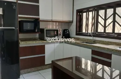 Casa plana com 1 suíte mais 2 quartos à venda no bairro bom retiro em joinville - sc por r$ 880.000,00.